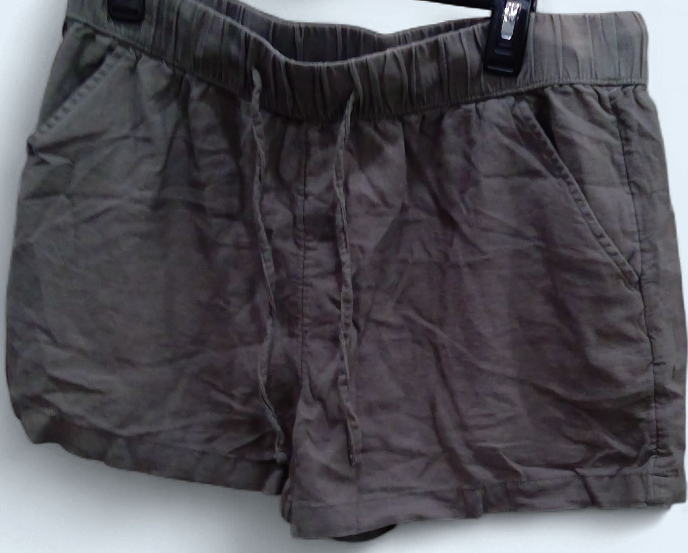 Time & Tru Olive Green Shorts Drawstring Waistband Size l Time & Tru Olive Green Shorts Drawstring Waistband Size l