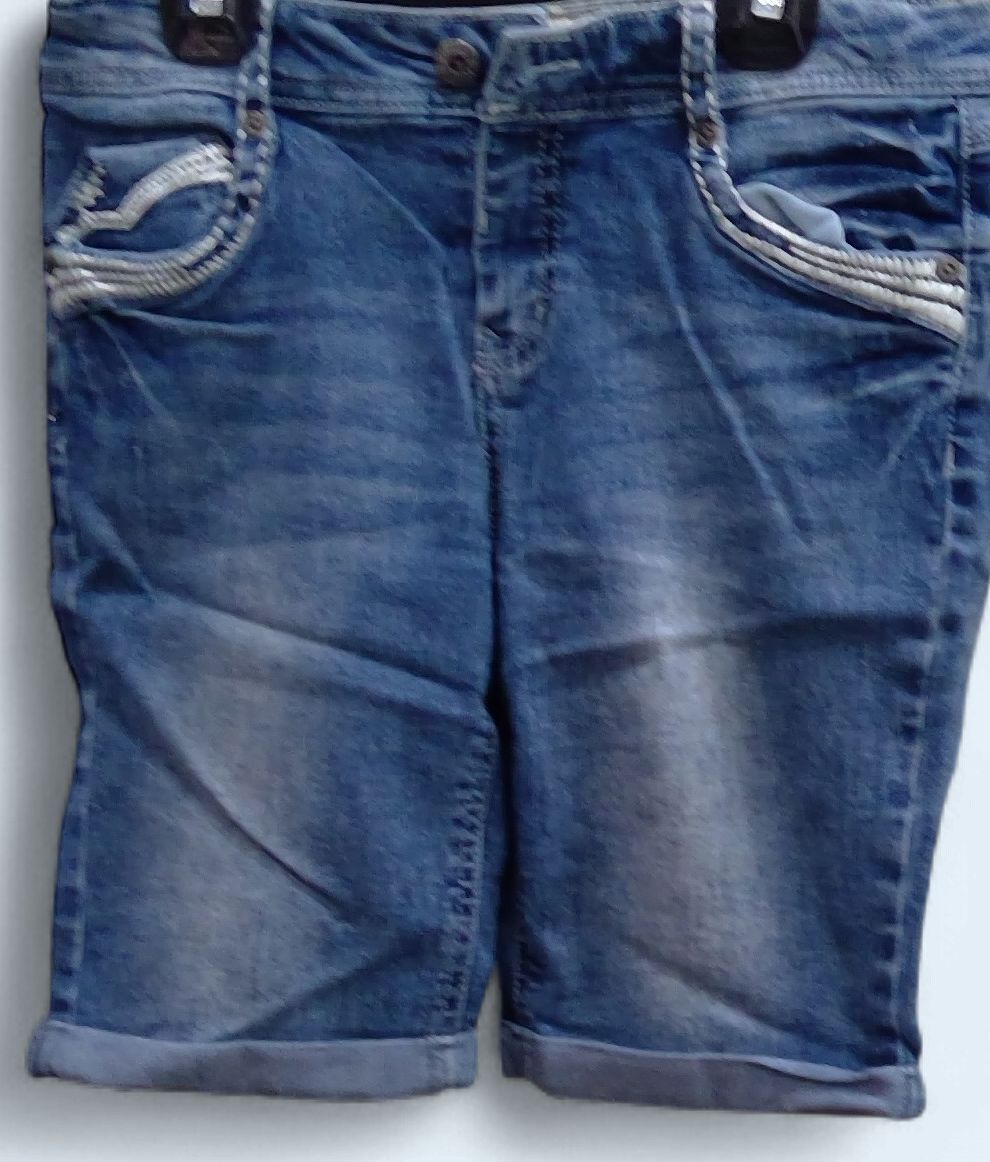 Mudd Bermuda Shorts Size 14 Mudd Bermuda Shorts Size 14
