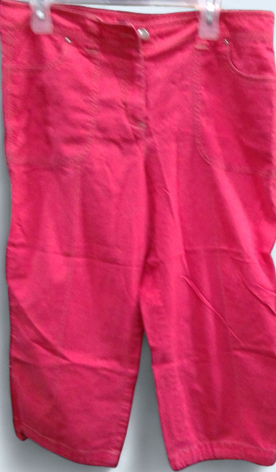 New YORK & Company Candy Pink Capri Pants Size 10 New YORK & Company Candy Pink Capri Pants Size 10