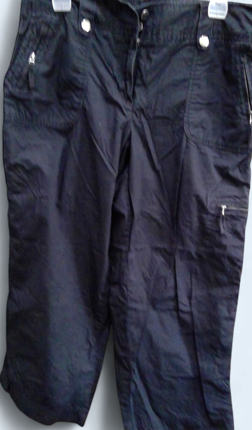 New York &amp; CompanyBlack Cargo Capri Pants Size 10