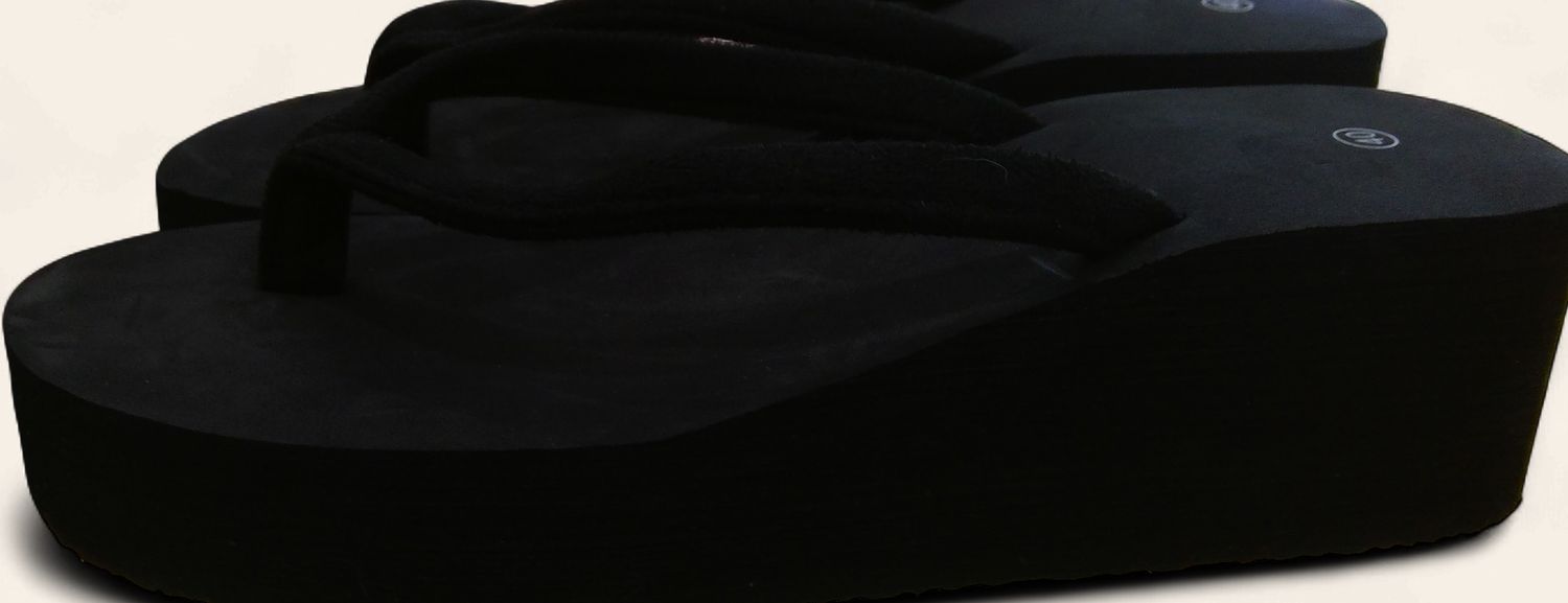 Black Womens Wedge Flip Thick Sole Size 40 Black Womens Wedge Flip Thick Sole Size 40
