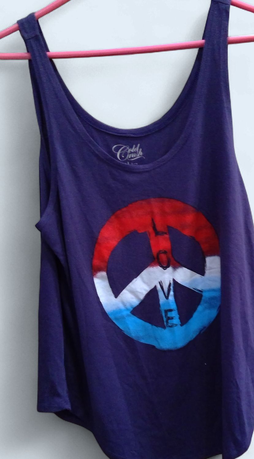 Cold Crush  Plum Purple Fabric Red White  Blue Peace Sign SIZE  L
