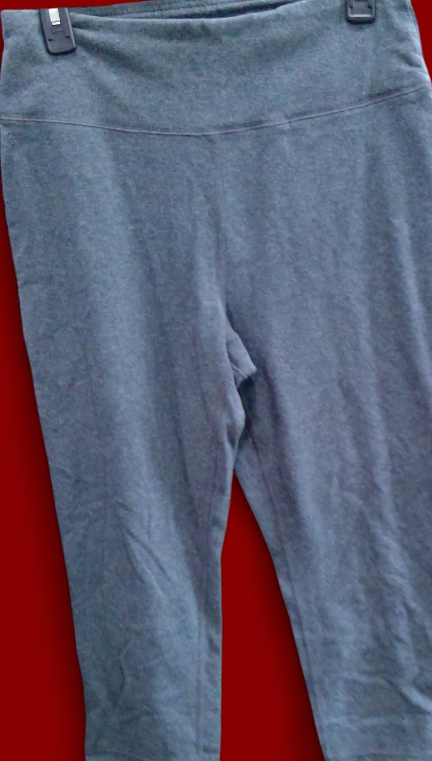 Tek Gear Charcoal Gray Cropped Leggings Size xl Tek Gear Charcoal Gray Cropped Leggings Size xl
