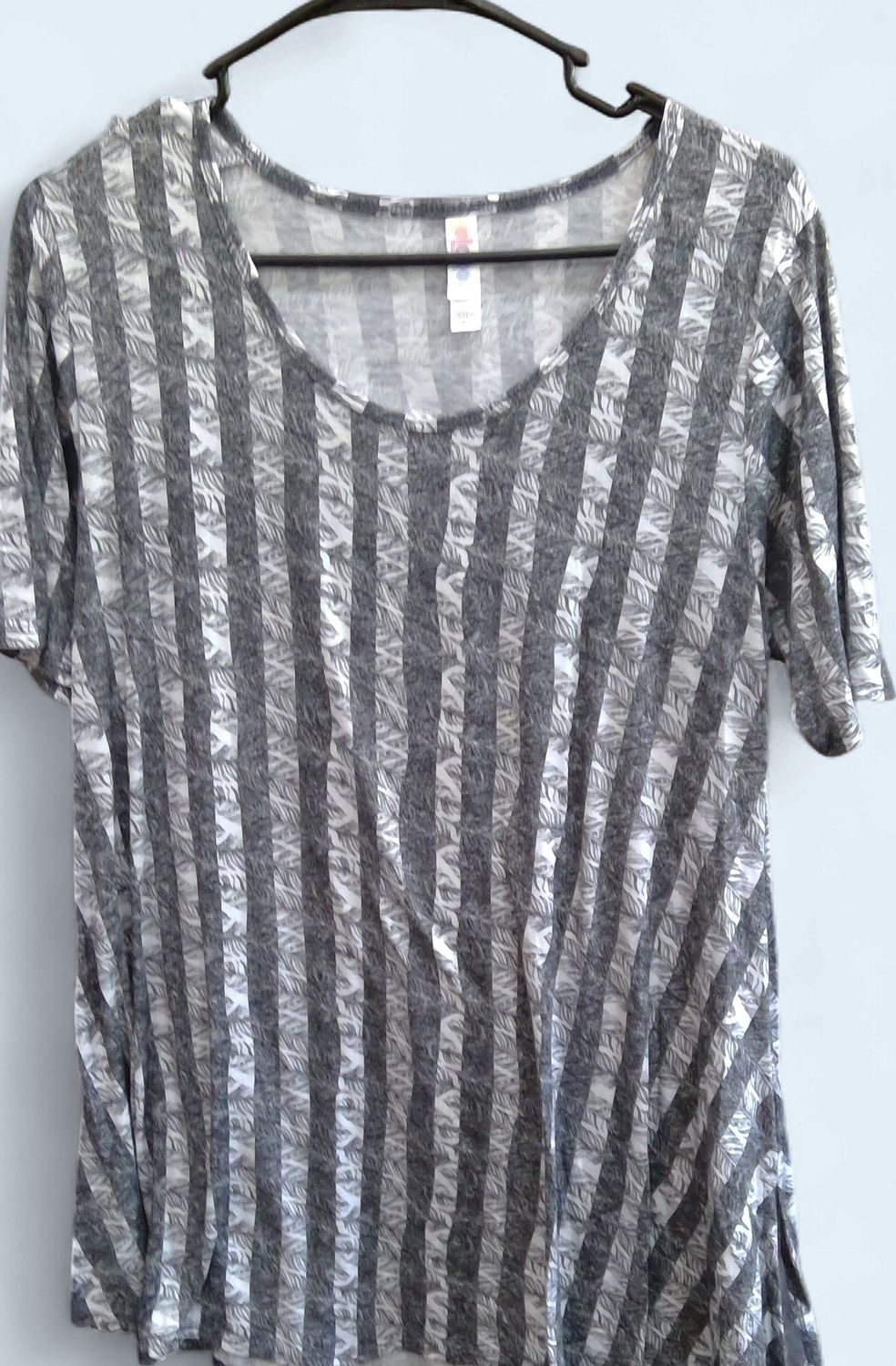 LuLaRoe Gray White Striped Pattern Size xs