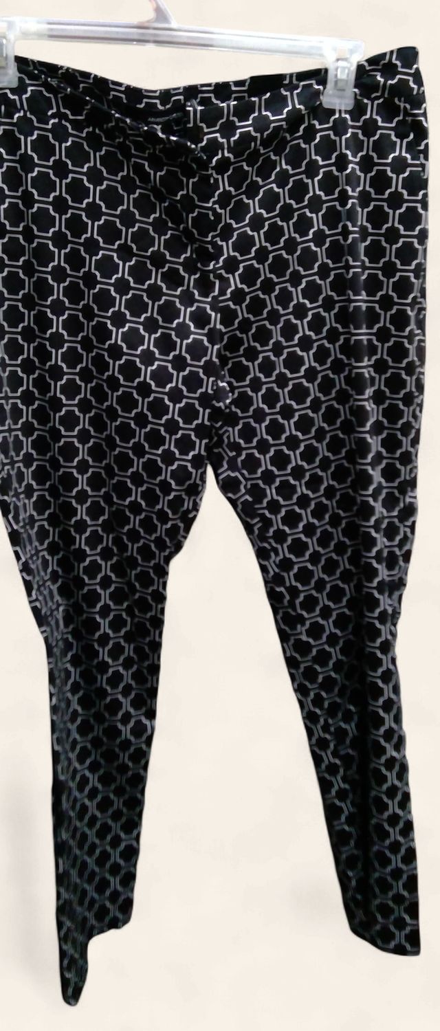 Amanda Chelsea Black And White Pattern Tapered Leg Size 14 Amanda Chelsea Black And White Pattern Tapered Leg Size 14