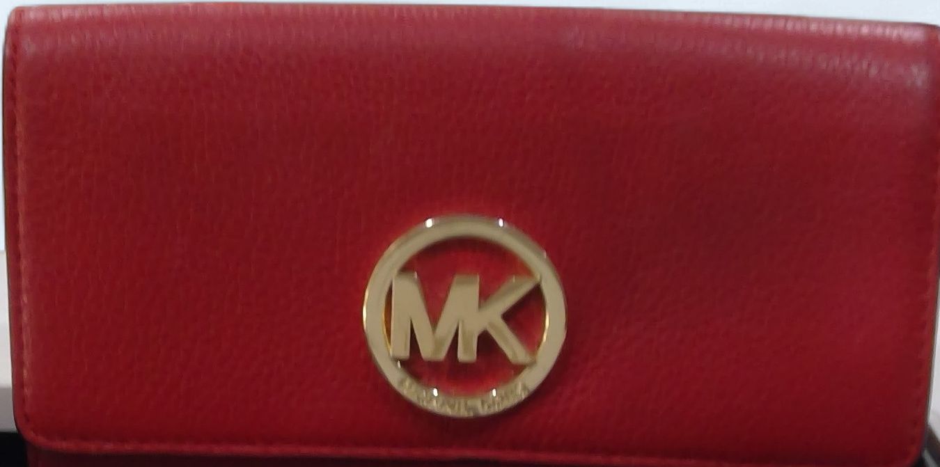 Michael Kors Red Pebbled Leather Gold MK Logo Michael Kors Red Pebbled Leather Gold MK Logo
