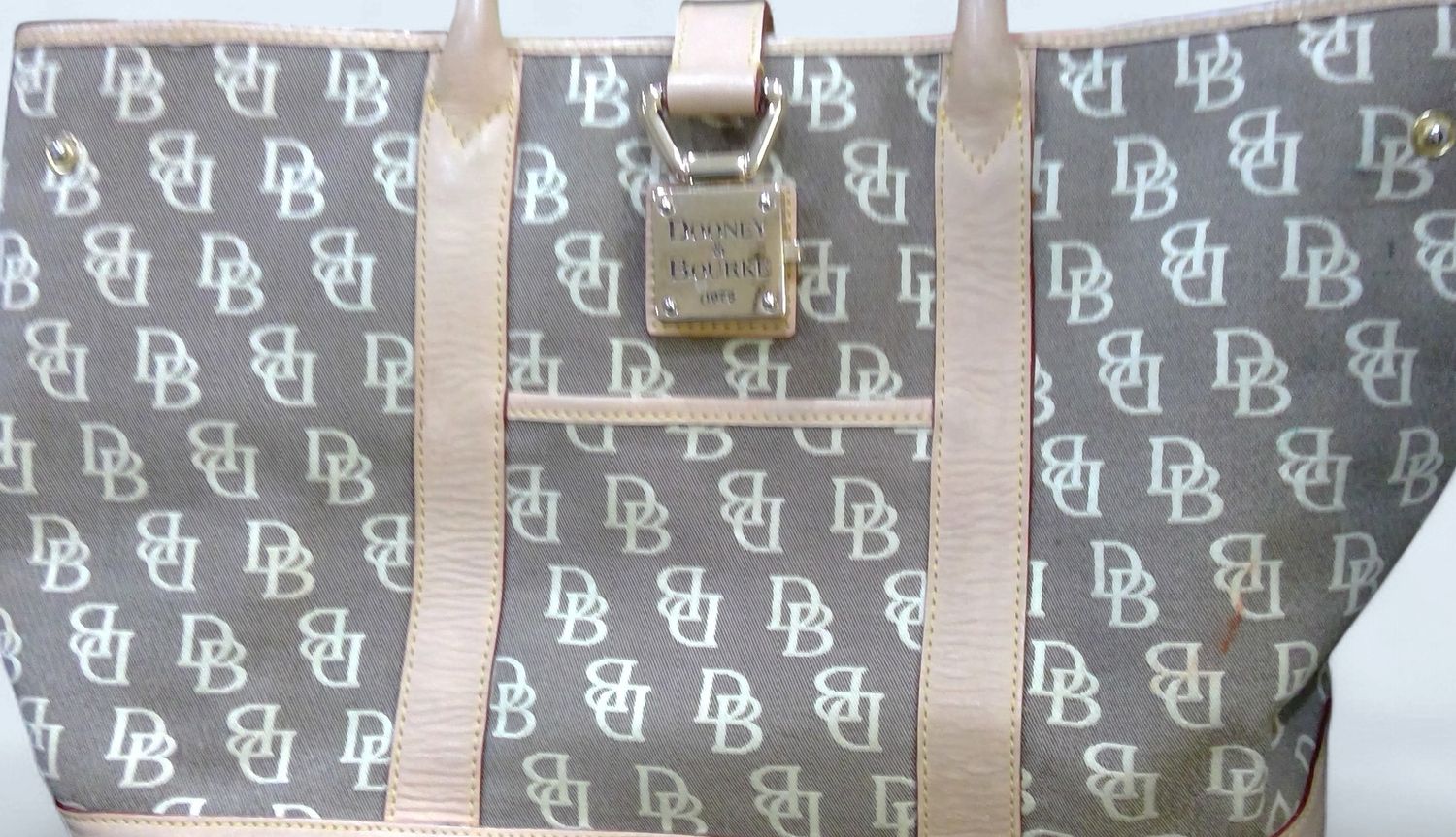 Dooney&BourkeTan Trim DB Monogram Gold Tone Clasp Dooney&BourkeTan Trim DB Monogram Gold Tone Clasp