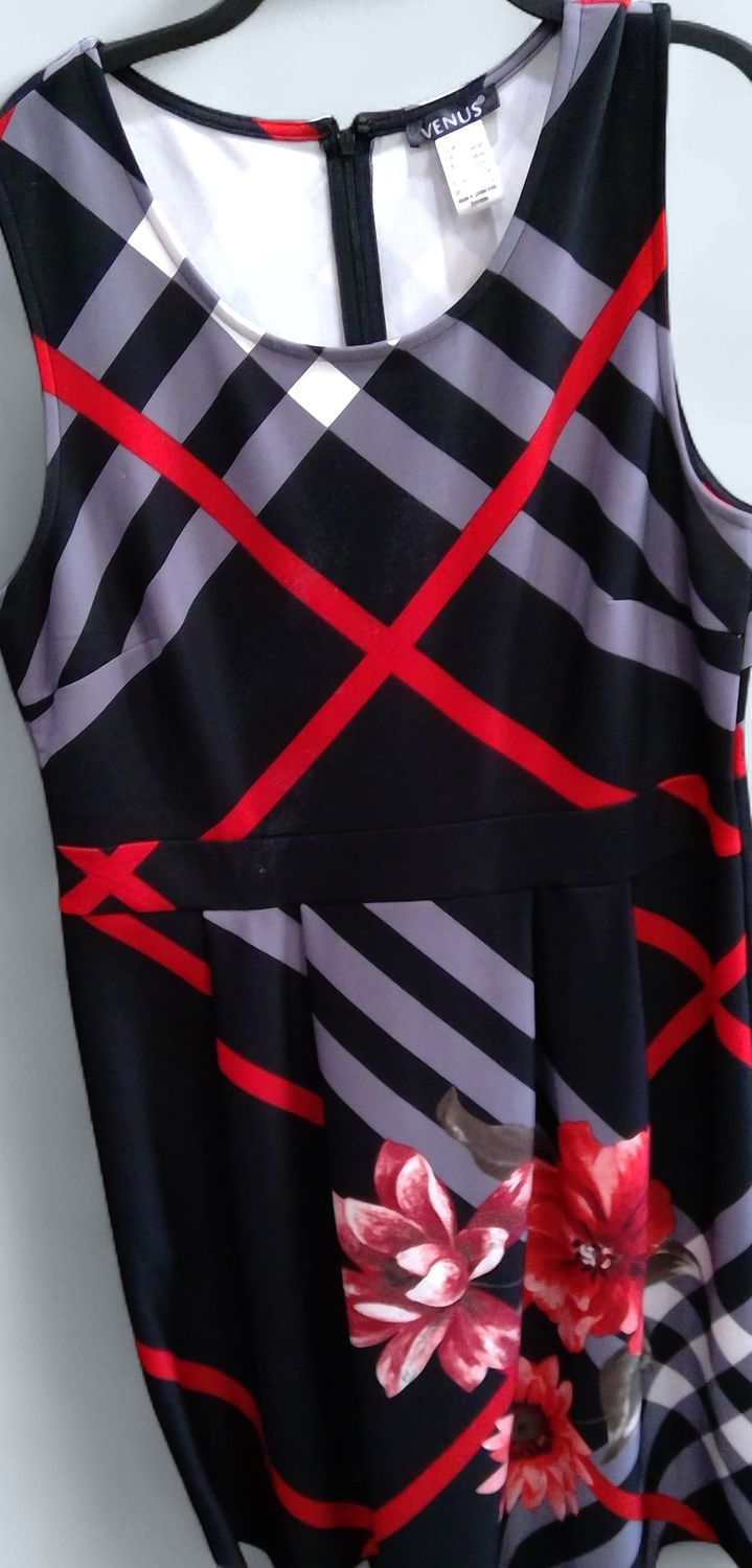 Venus Black Dress Gray Red Diagonal Stripes Floral Print On Skirt Size l Venus Black Dress Gray Red Diagonal Stripes Floral Print On Skirt Size l