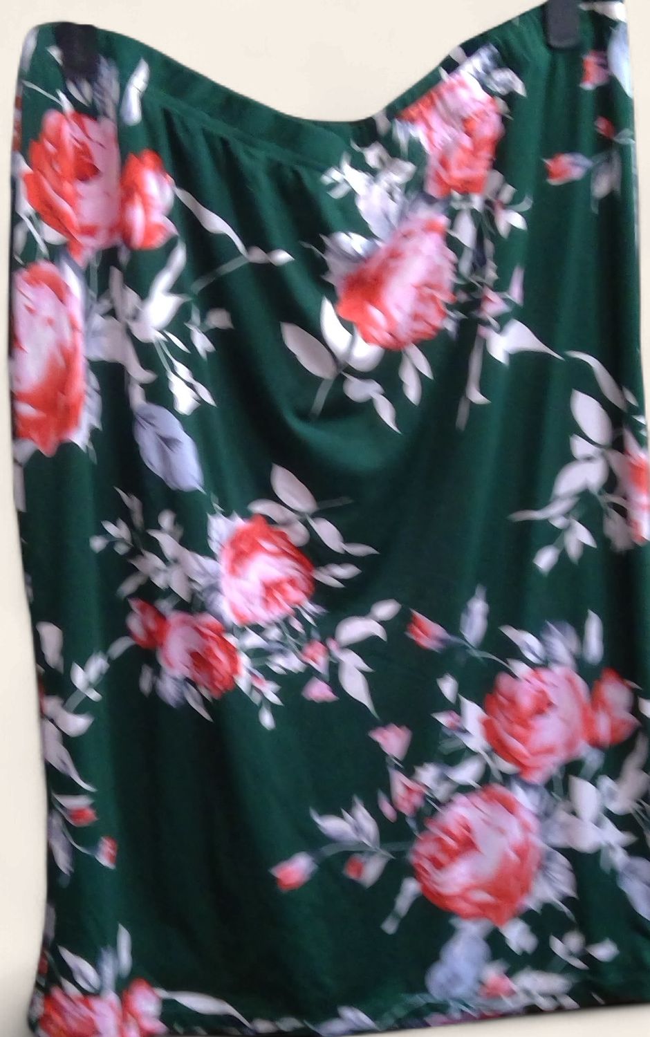 Shein Curve Dark Green Skirt Vibrant Red Rose Size 3xl Shein Curve Dark Green Skirt Vibrant Red Rose Size 3xl