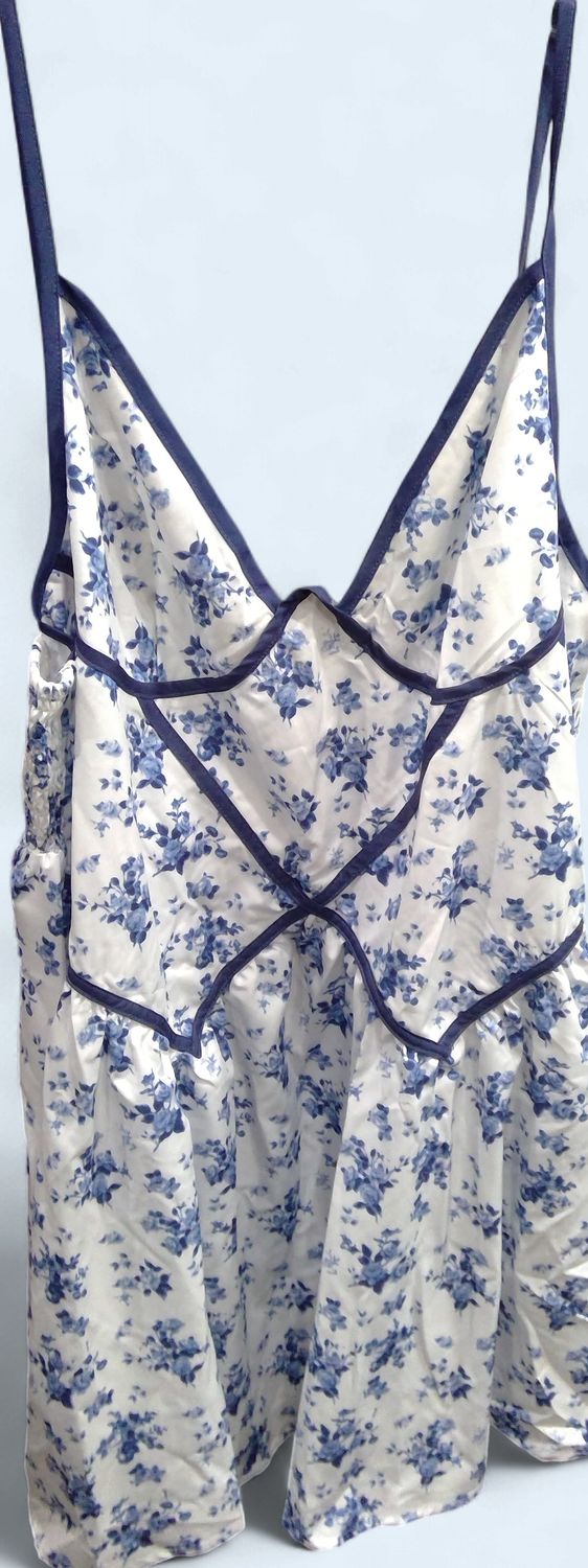 Shein Curve White Blue Floral Dress Spaghetti Strap Size 3xl Shein Curve White Blue Floral Dress Spaghetti Strap Size 3xl
