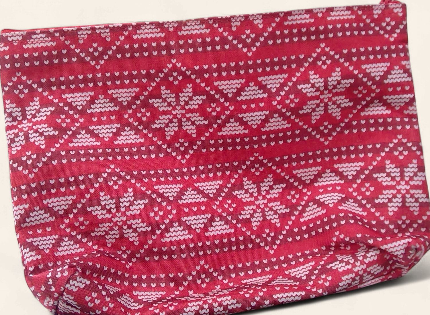 Thirty One Zipper Pouch Holiday Fair Red White Snowflake