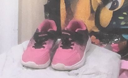 Girls Pink Geer Shoe size 9 Girls Pink Geer Shoe size 9