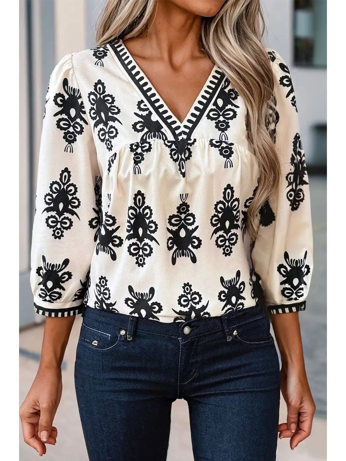Geometric Print 3/4 Sleeve V Neck Top