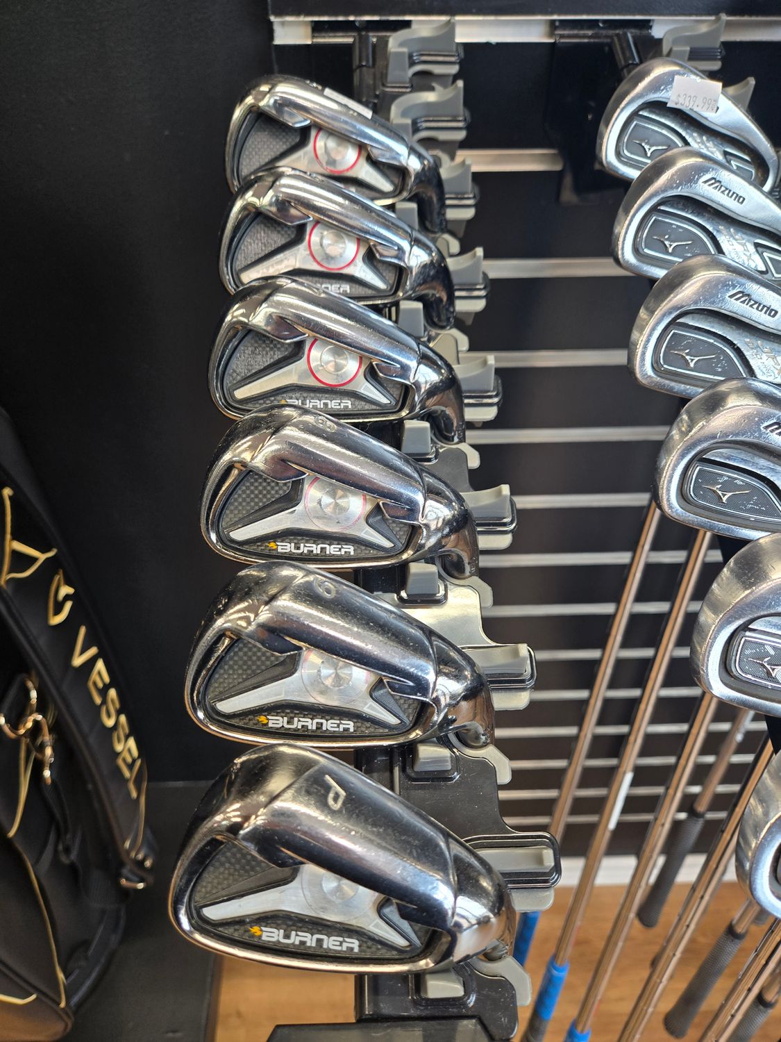 USED RH TAYLORMADE BURNER 09 5-PW REGULAR FLEX GRAPHITE