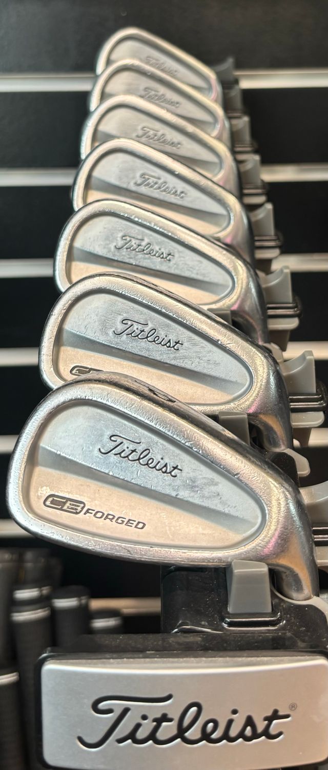USED RH 712 TITLEIST CB FORGED IRONS 4-PW REG FLEX