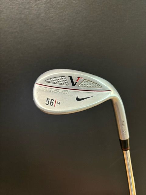 USED NIKE VRED 56.14 RH