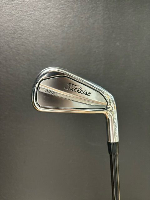 DEMO TITLEIST T200U 2 IRON - RH - STIFF