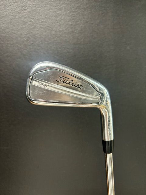 USED TITLEIST T200 RH REGULAR STEEL AMT RED 5-GW