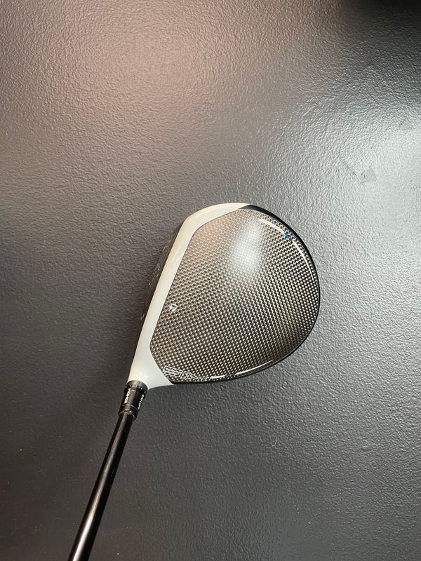USED TAYLORMADE SIM DRIVER - RH 9 DEG STIFF