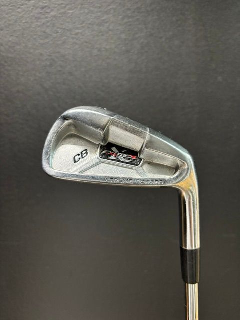 USED TOUR EDGE EXOTICS CB IRONS 3-PW - RH - STIFF