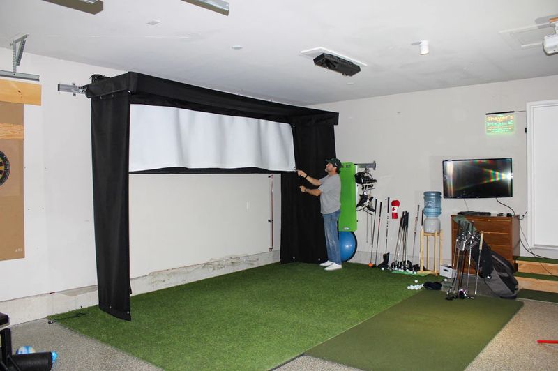 VANISH LITE HYBRID - RETRACTABLE GOLF ENCLOSURE