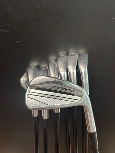 USED COBRA KING TOUR 4-PW - GRAPHITE STIFF - RH