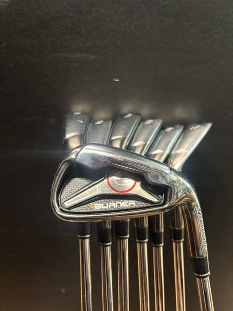 USED TAYLORMADE BURNER IRONS RH 4-AW REGULAR