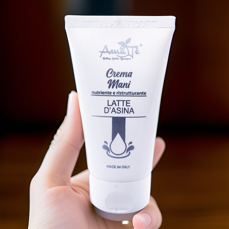 CREMA MANI NUTRIENTE E RISTRUTTURANTE AL LATTE D'ASINA