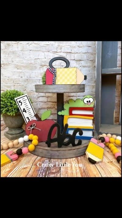 Tiered Tray Book Worm
