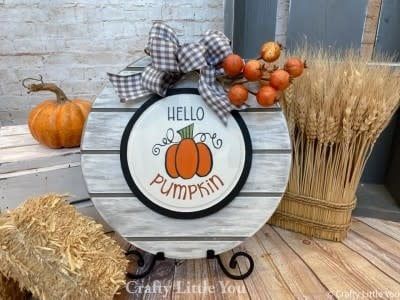 Seasonal Circle Hello Pumpkin