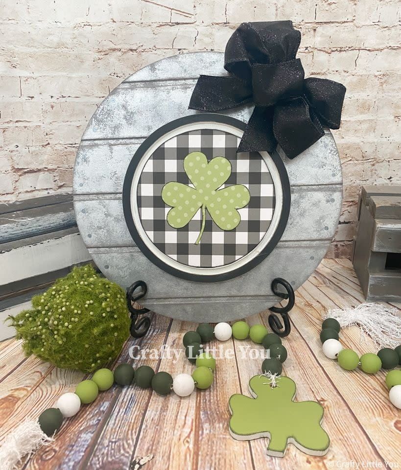 Seasonal Circle Shamrock