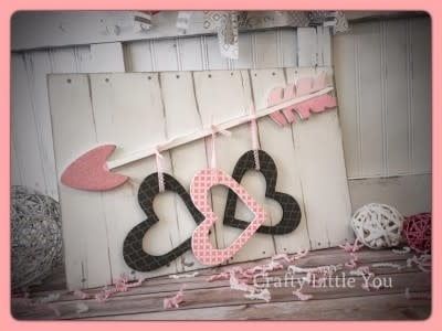 Arrow w/ Hanging Hearts Sign