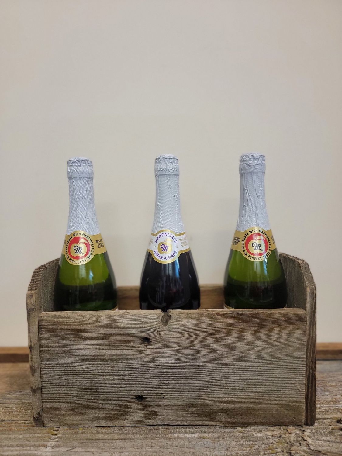 Small box with rope handles