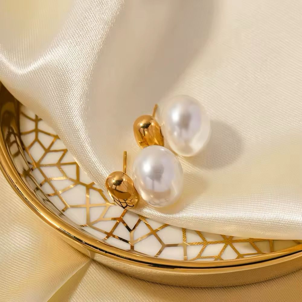 Sol &amp; Luna Pearl Earrings