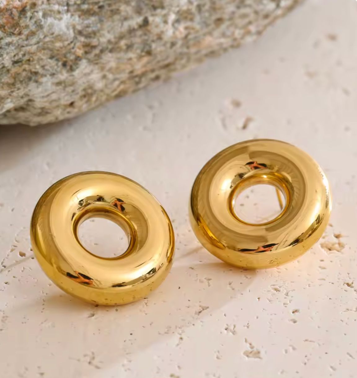 Oro Studs