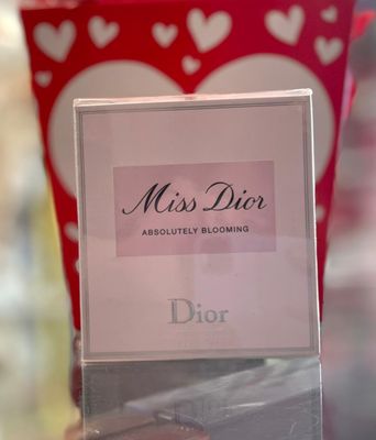 MISS DIOR ABSOLUTELY BLOOMING