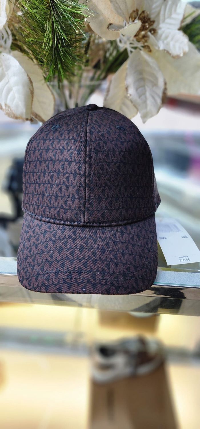 GORRA CHOCOLATE MK