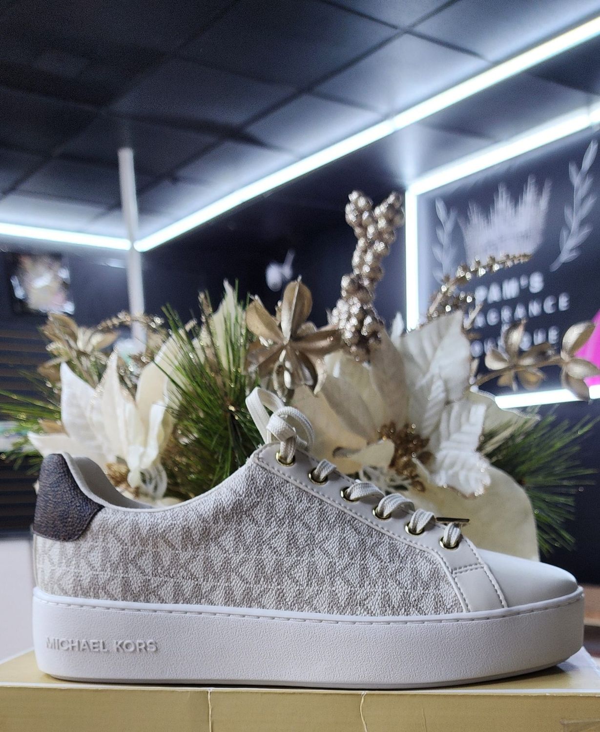 POPPY LACE UP