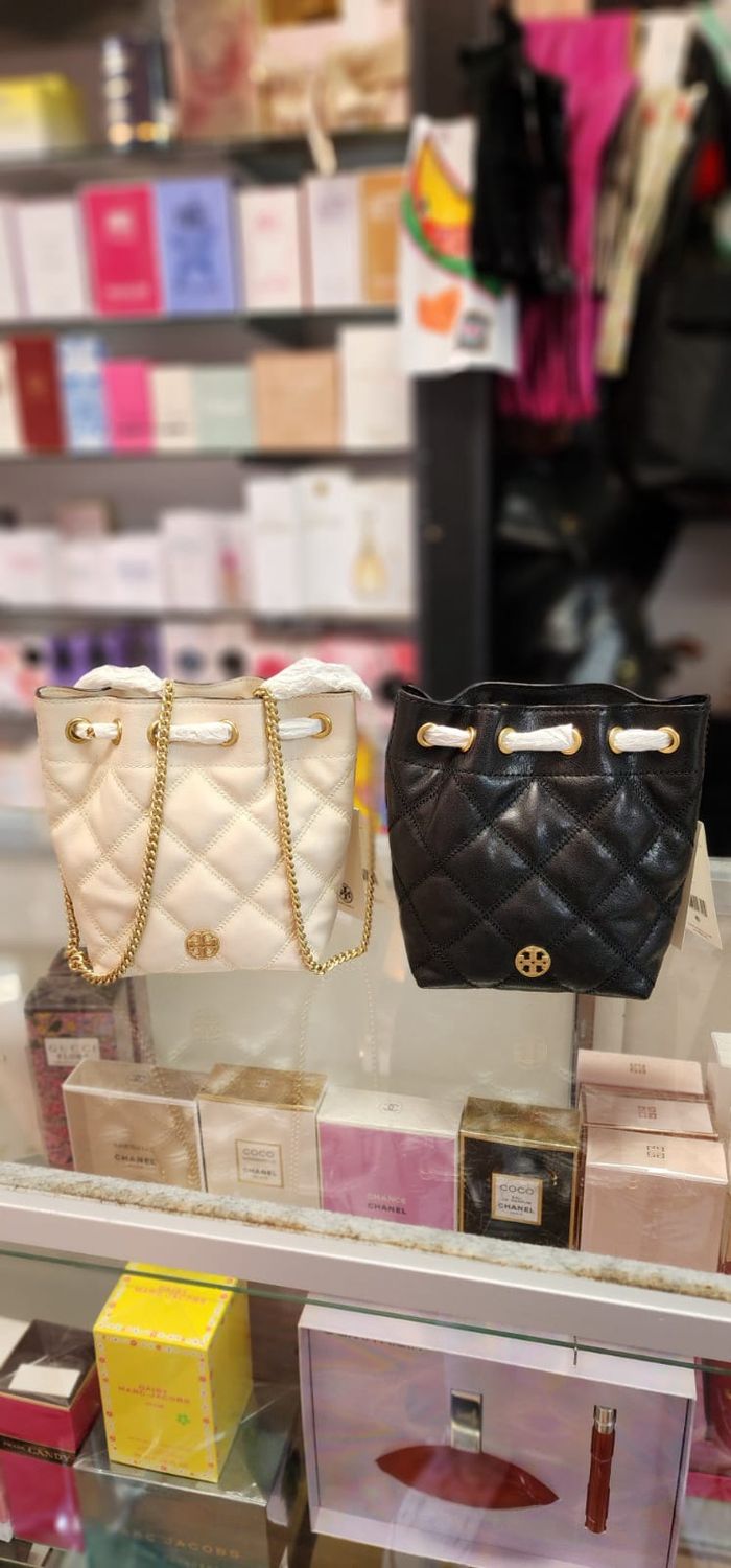 BLACK AND BRIE