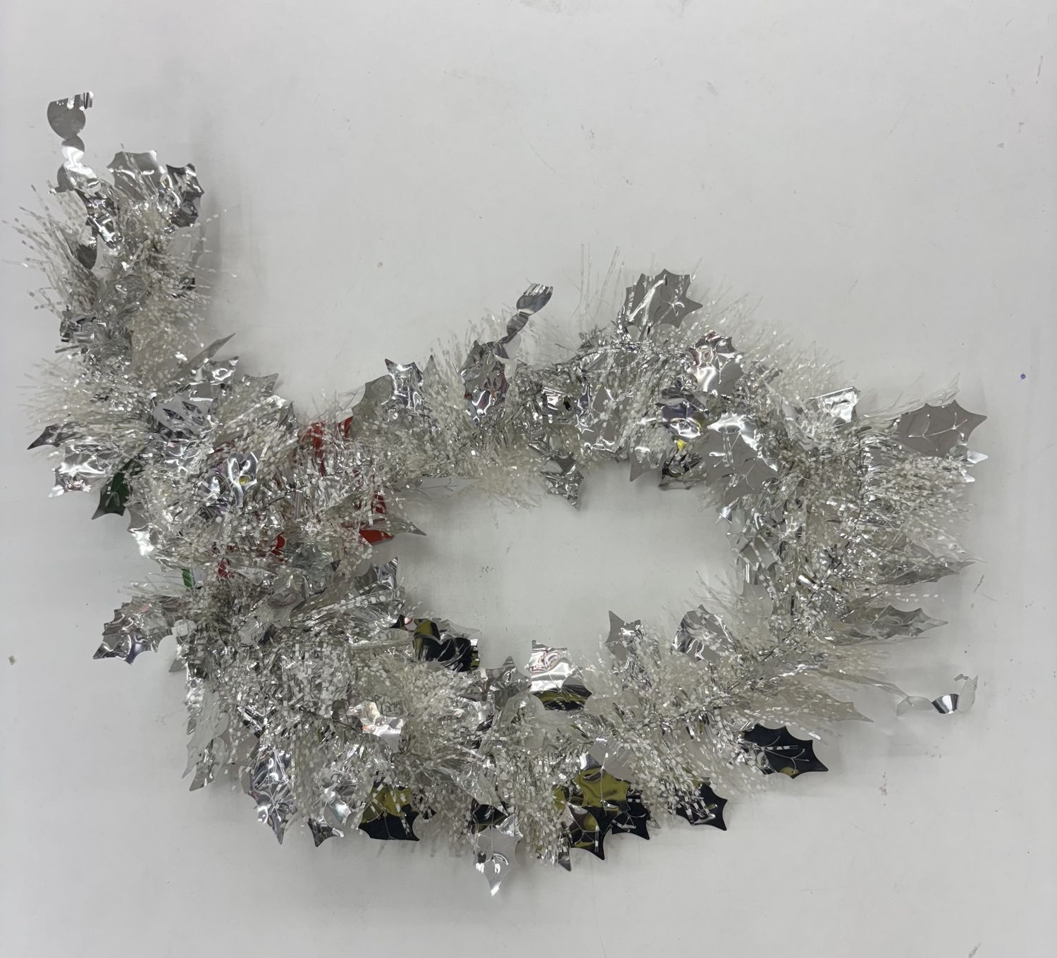 Short White &amp; Silver Christmas Garland with Leaf
