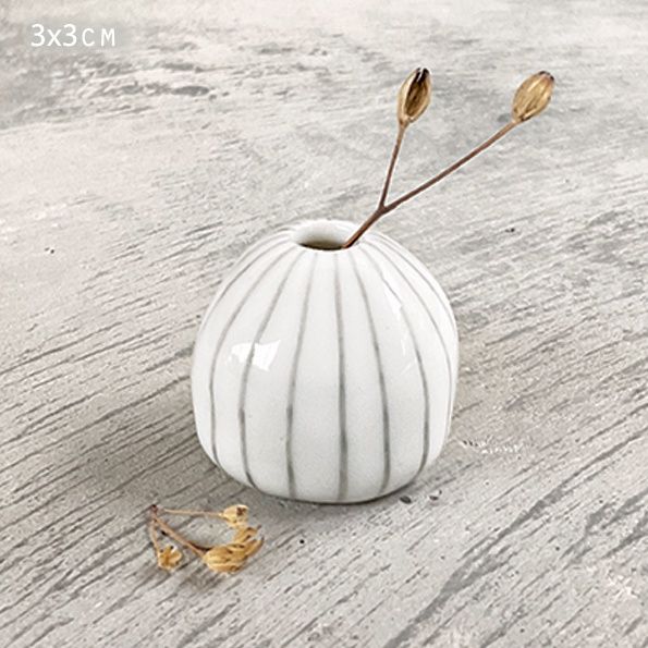 Medium pebble vase