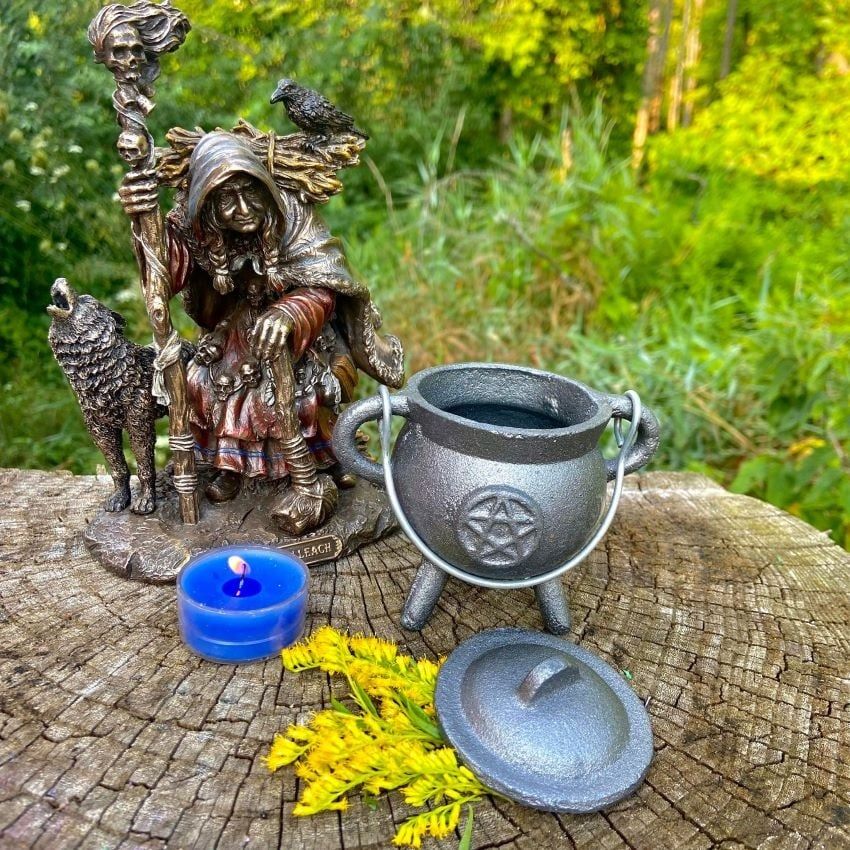 Small Cauldron (3.5&quot;) Pentacle