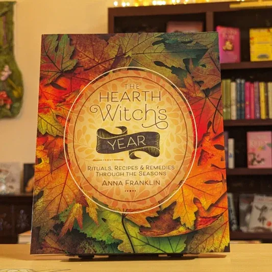 The Hearth Witch&#39;s Year