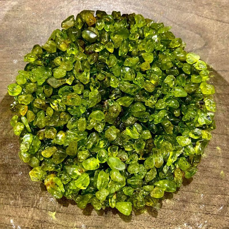 Peridot Chips 1oz (Crystal Chip Bar)