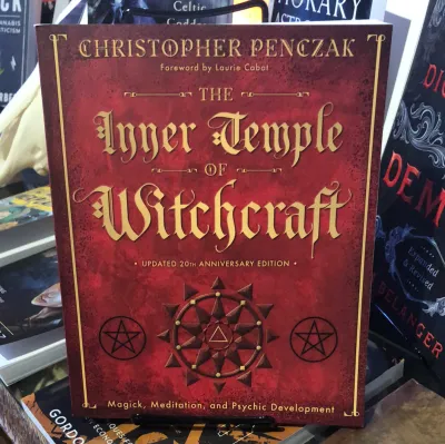 The Inner Temple of Witchcraft: Magick, Meditation and Psychic Development (Updated 20th Anniversary Edition) [HARDBACK]