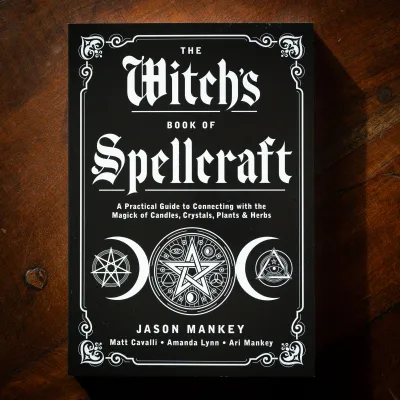 The Witch&#39;s Book of Spellcraft