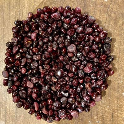 Garnet Chips 1oz (Crystal Chip Bar)
