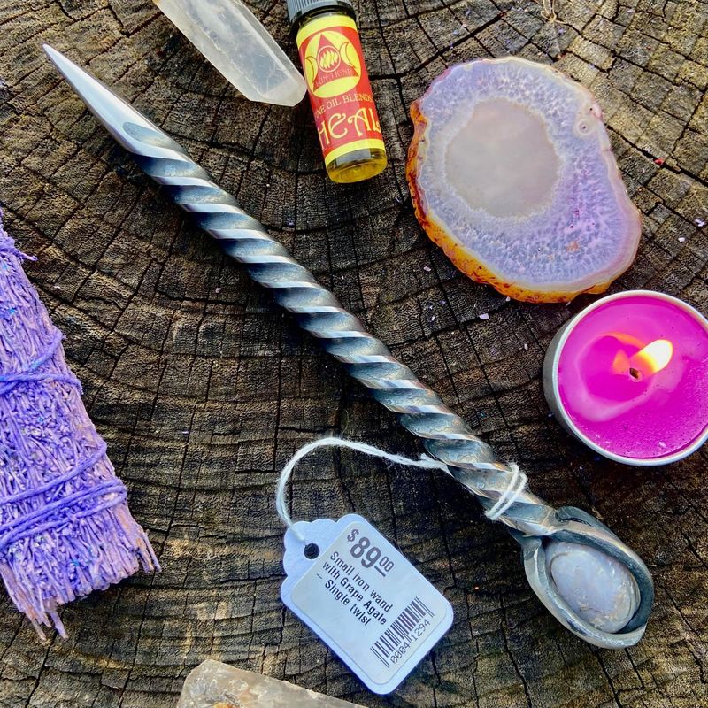 Small iron wand with Grape Agate - Single twist