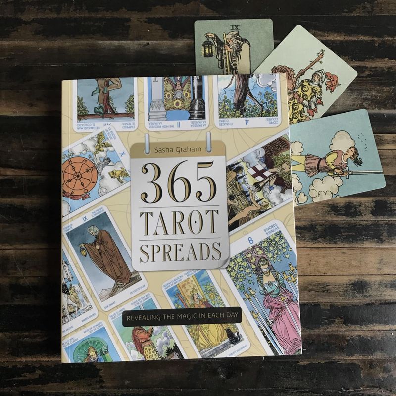 365 TAROT SPREADS: Revealing The Magic In Each Day