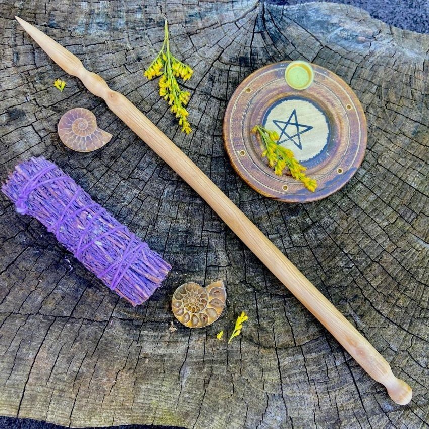 Luna Ignis Beech wand Ellen Of The Ways